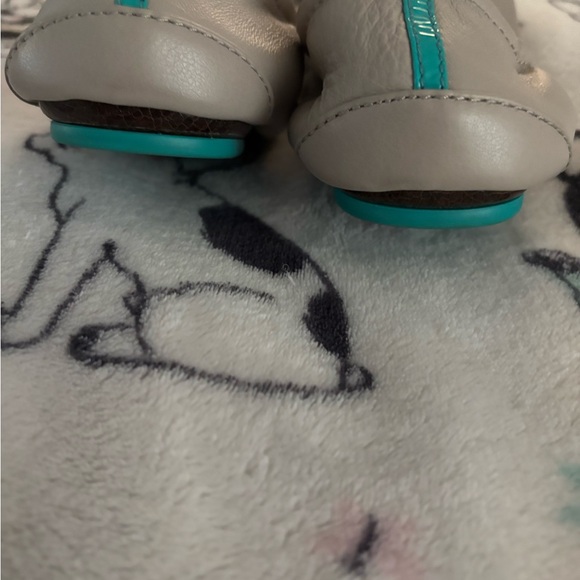 Tieks 8 - Picture 2 of 5